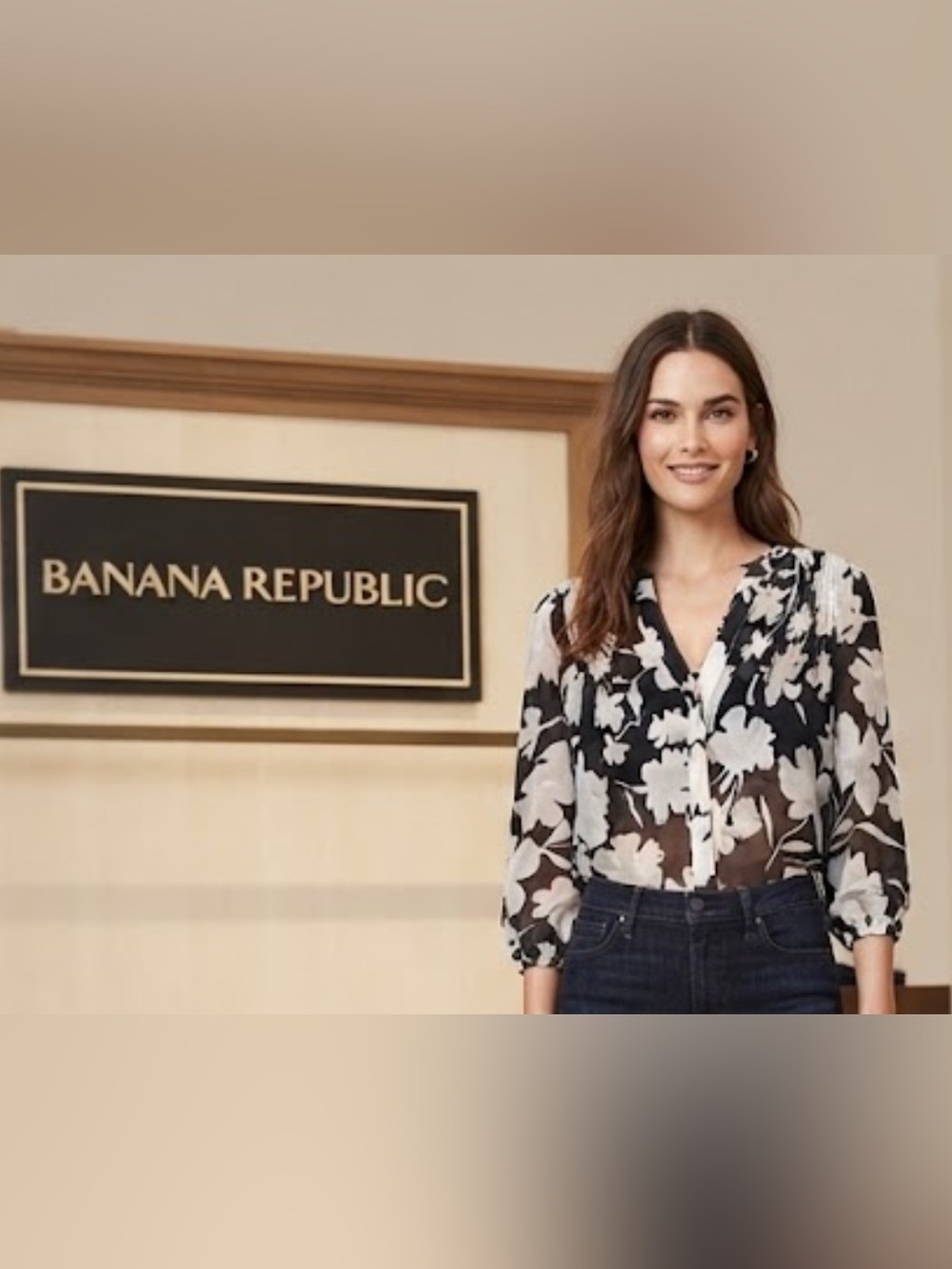 Authentic Banana Republic sheer floral designer Blouse sz Small